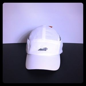 Avía ladies performance headwear white hat cap.